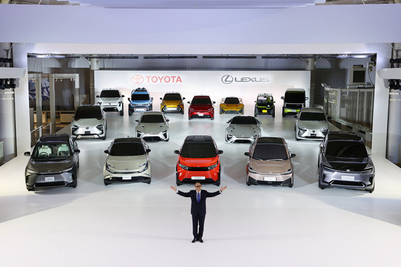 Toyota показала 16 новых электрокаров: "зелеными" станут даже внедорожники