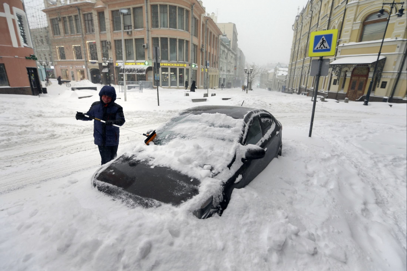 В "Автодоре" призвали водителей очищать автомобили от снега